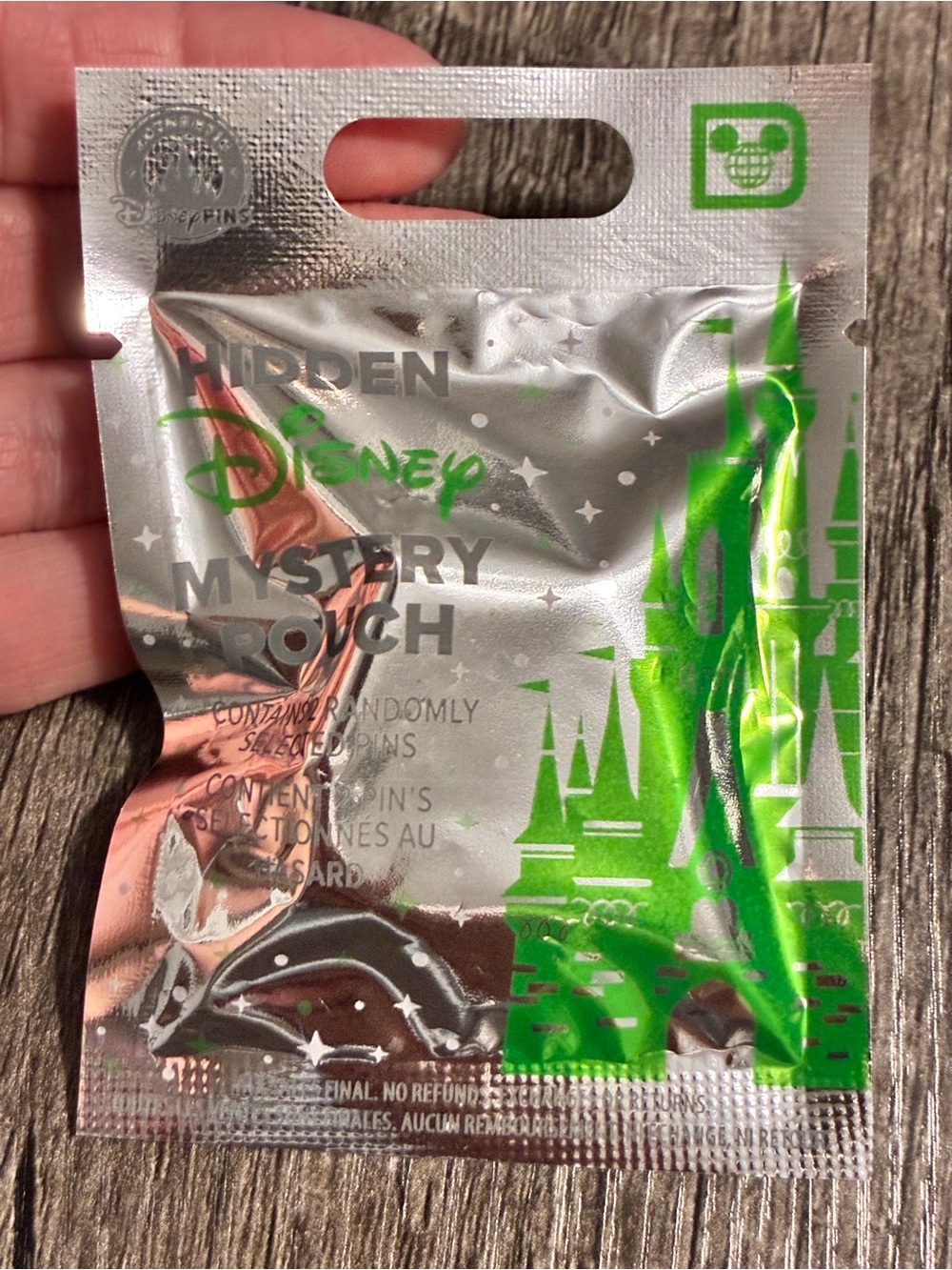 Walt Disney World 2026 Wave A Thanksgiving Chip Mystery Pouch Pin - Picture 3 of 5